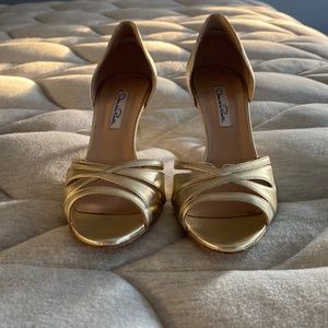 Oscar de la Renta gold D’Orsay pumps
